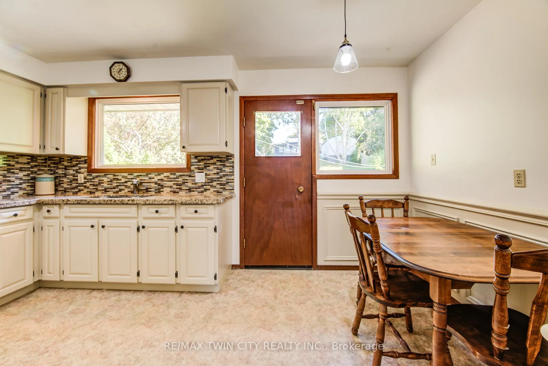 Photo 11 of 39 Kenwood Crescent, Guelph, Junction/Onward Willow — HOMEH