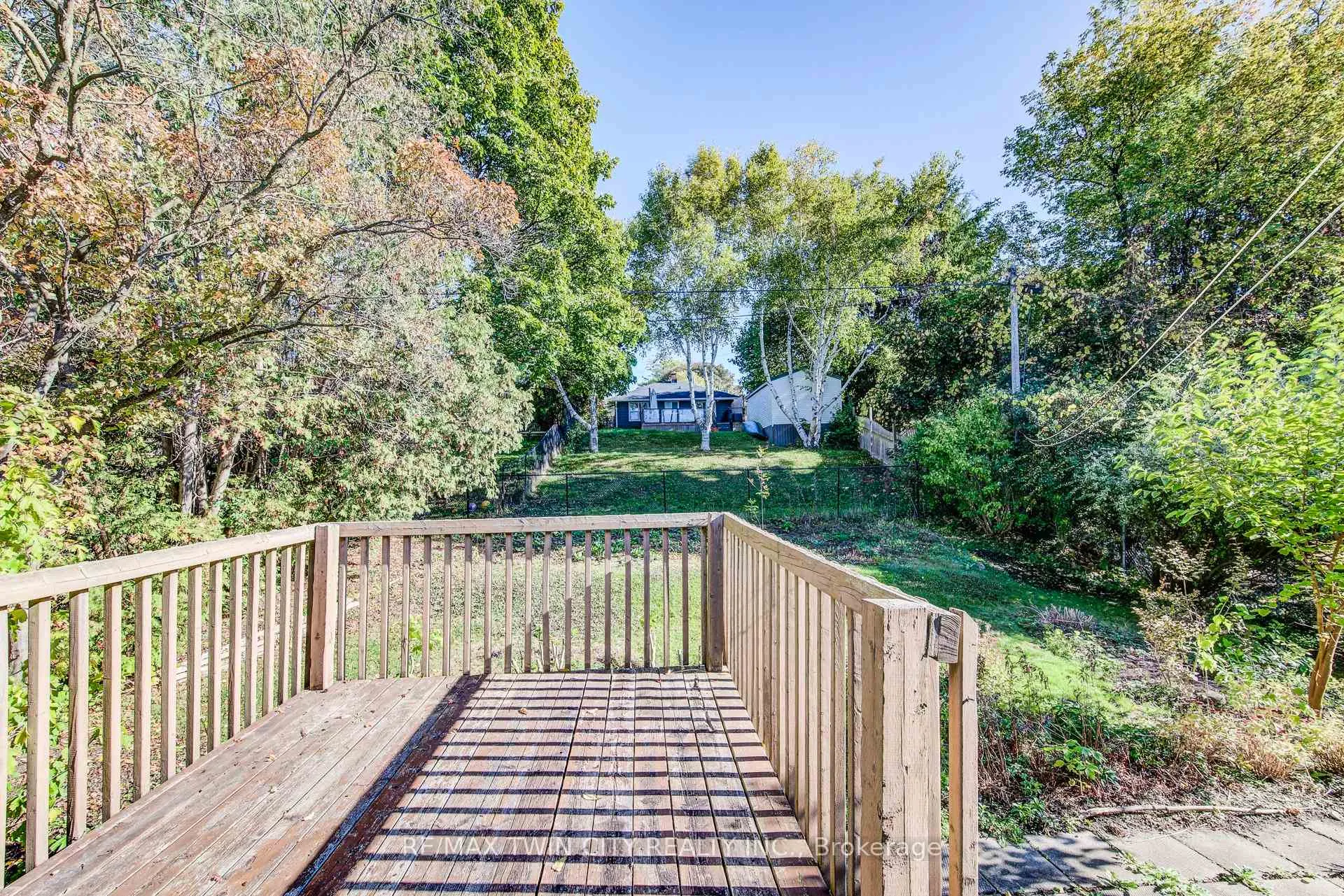 Photo 26 of 39 Kenwood Crescent, Guelph, Junction/Onward Willow — HOMEH