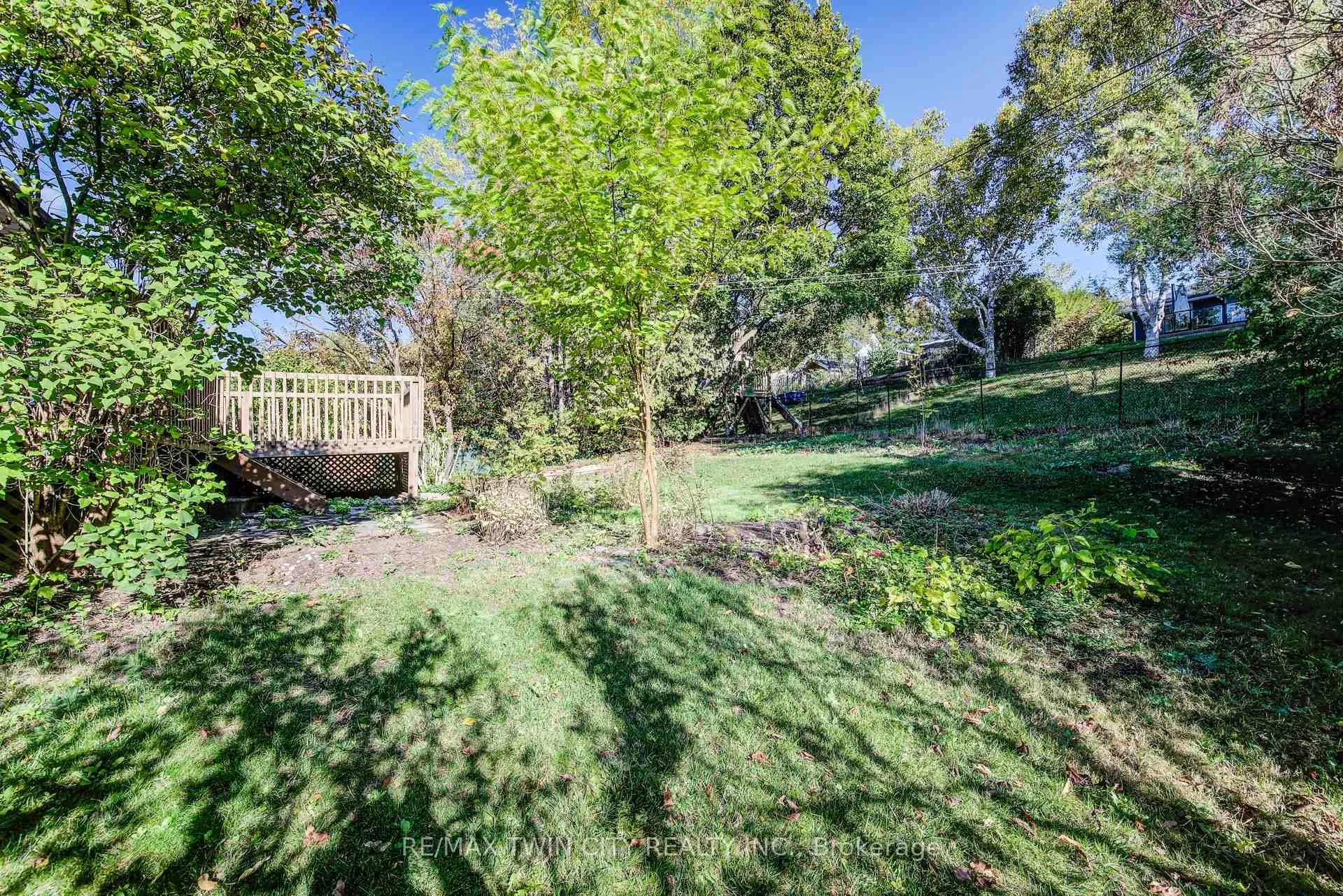 Photo 28 of 39 Kenwood Crescent, Guelph, Junction/Onward Willow — HOMEH