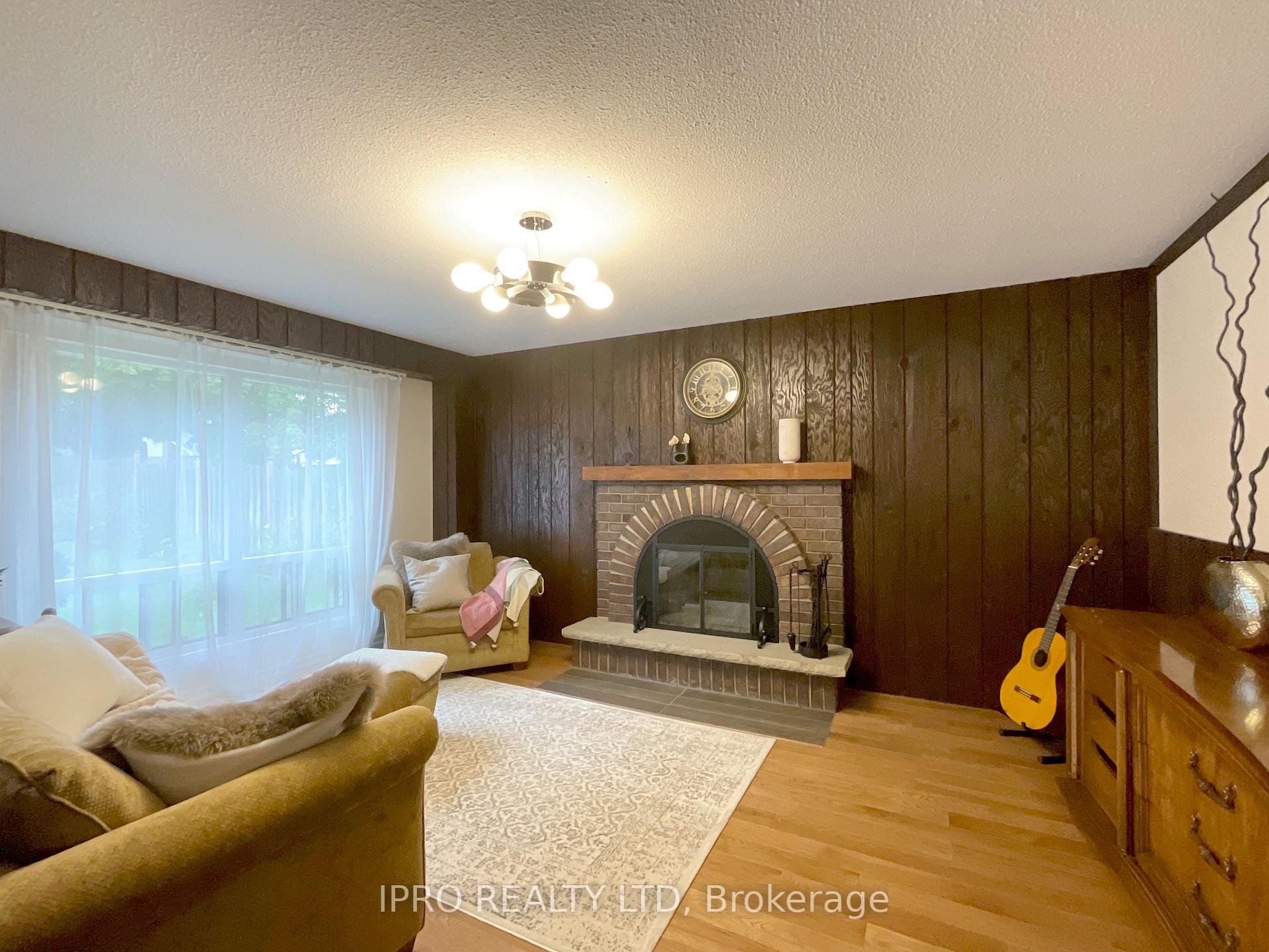 Photo 5 of 73 Wright Crescent, Caledon, Bolton North — HOMEH