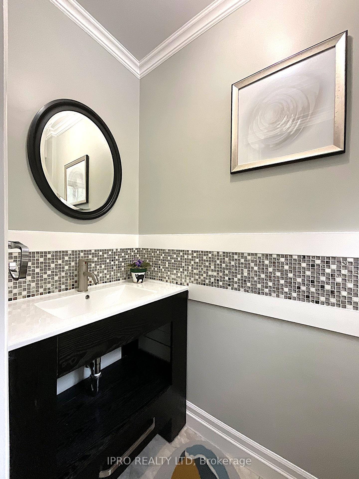 Photo 9 of 73 Wright Crescent, Caledon, Bolton North — HOMEH