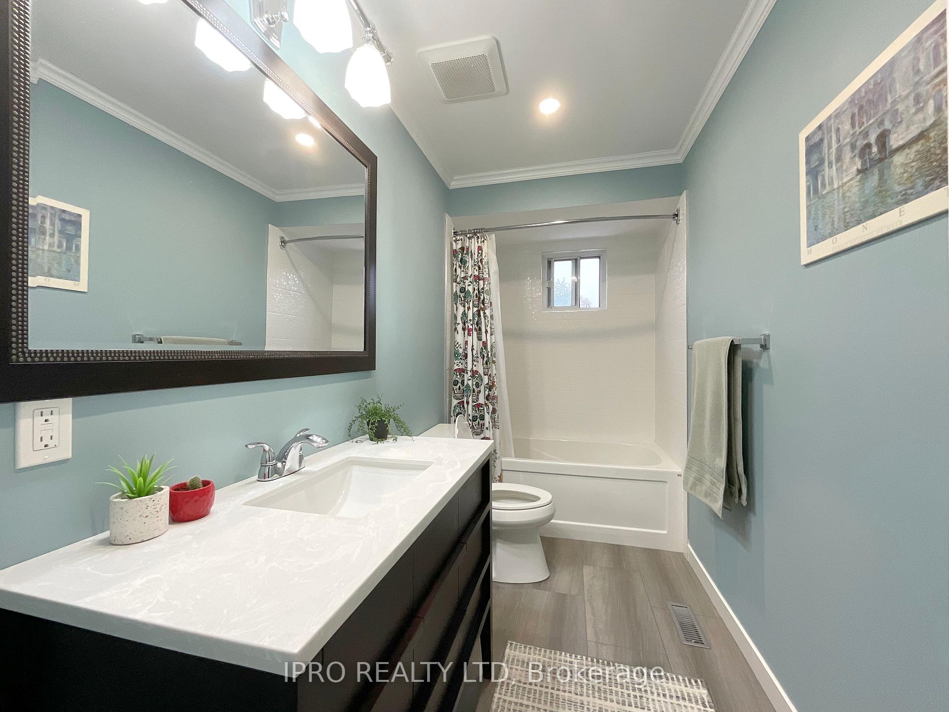 Photo 11 of 73 Wright Crescent, Caledon, Bolton North — HOMEH