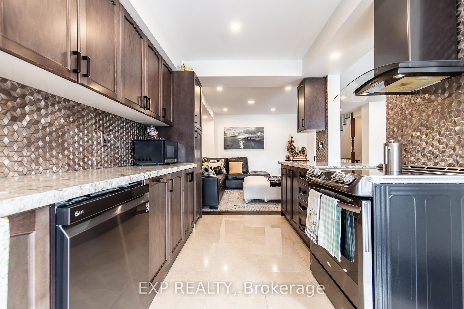 Photo 9 of 139 Edgewater Drive, Hamilton, Lakeshore — HOMEH