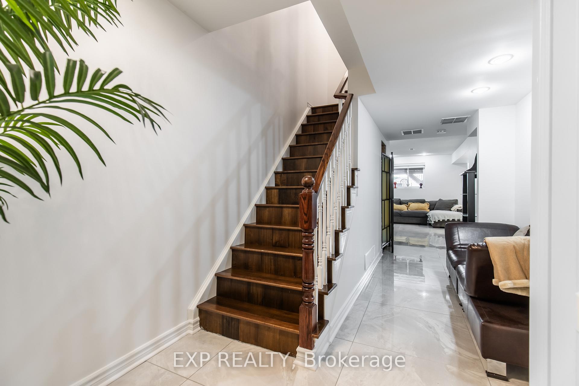 Photo 17 of 139 Edgewater Drive, Hamilton, Lakeshore — HOMEH