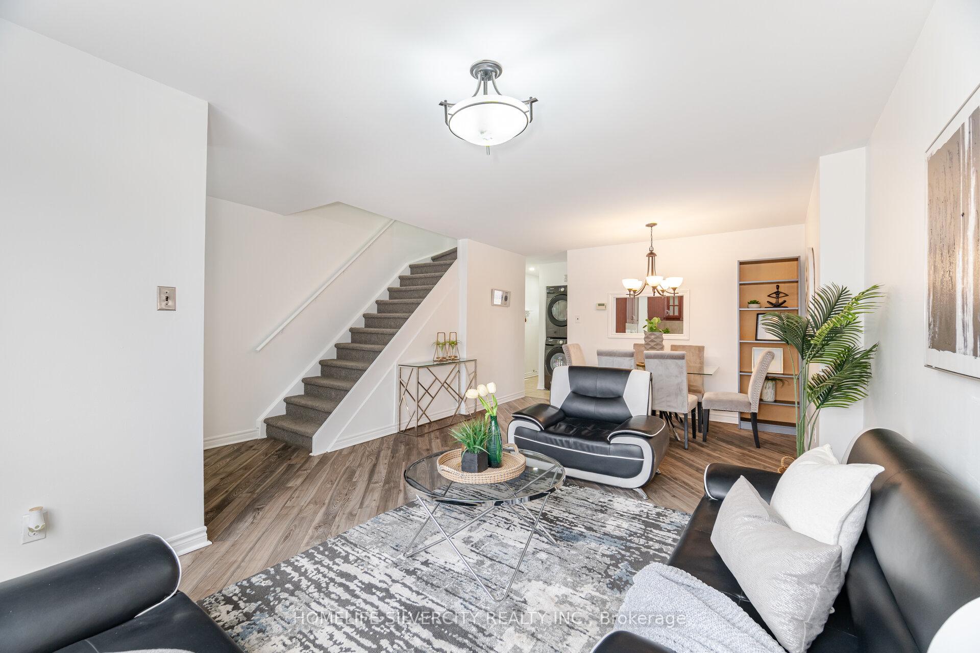 Photo 12 of 70 Corby Crescent, Brampton, Downtown Brampton — HOMEH