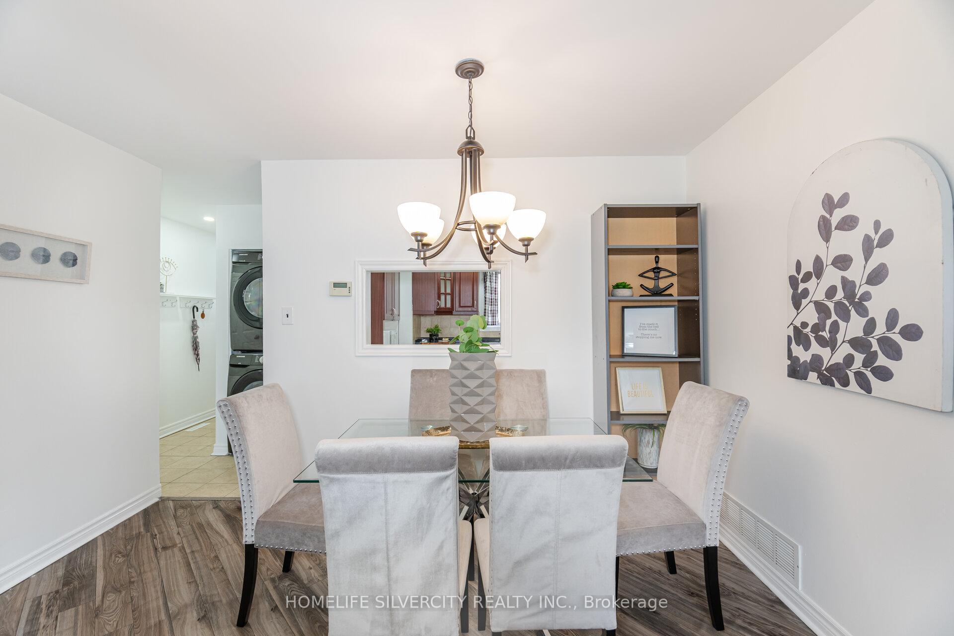 Photo 5 of 70 Corby Crescent, Brampton, Downtown Brampton — HOMEH