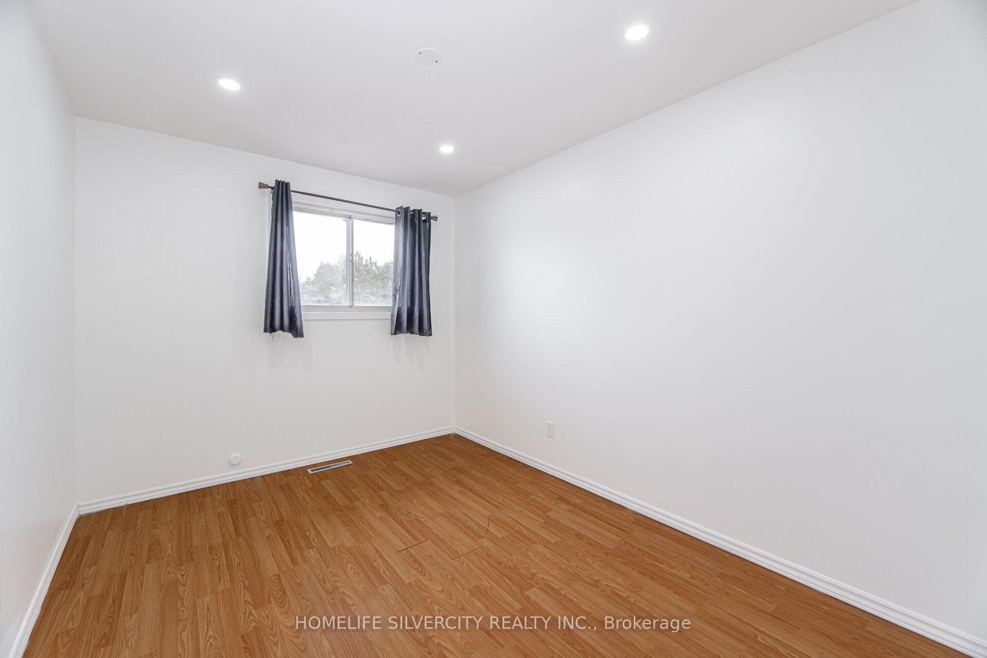 Photo 7 of 70 Corby Crescent, Brampton, Downtown Brampton — HOMEH