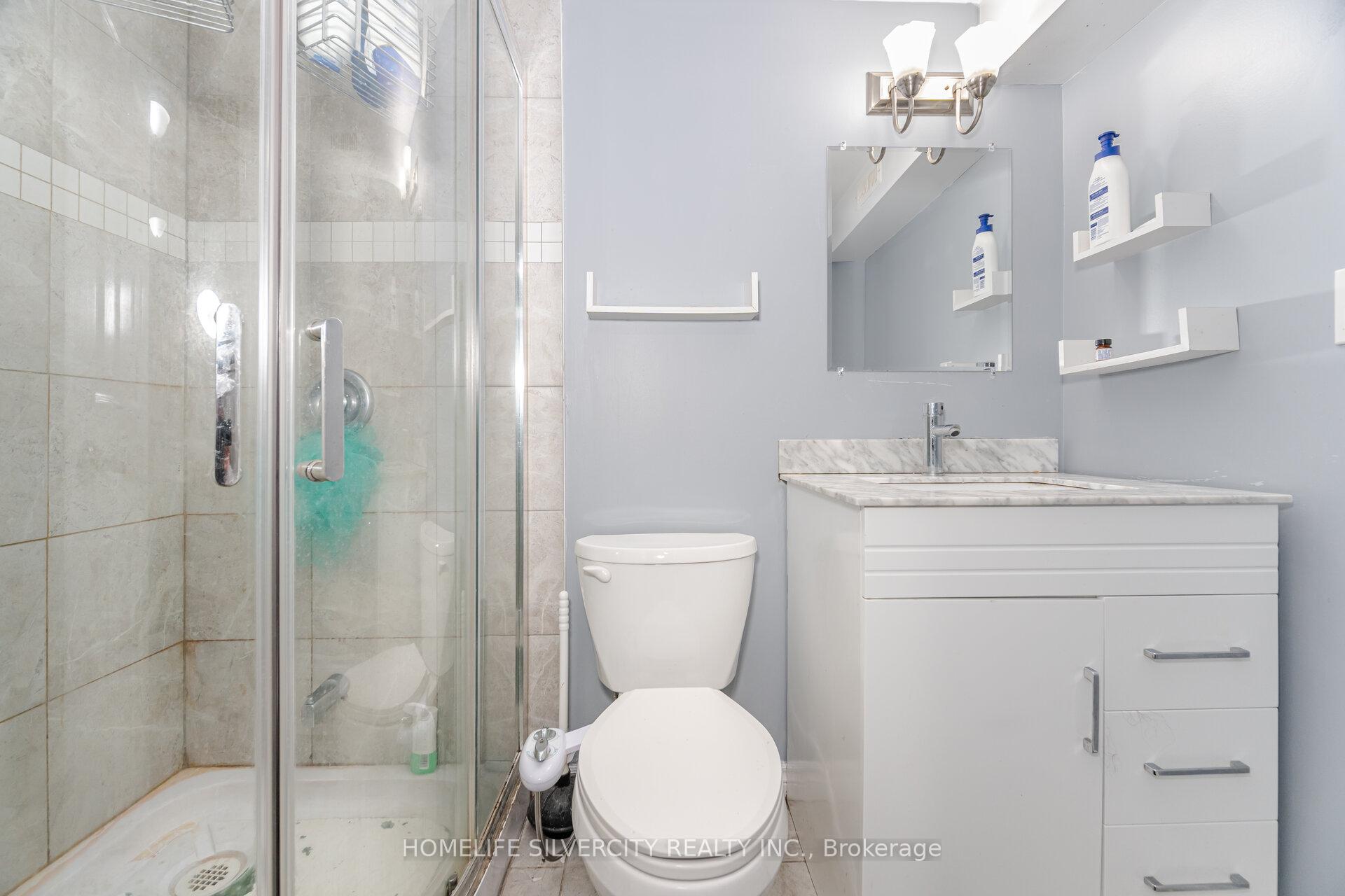 Photo 19 of 70 Corby Crescent, Brampton, Downtown Brampton — HOMEH