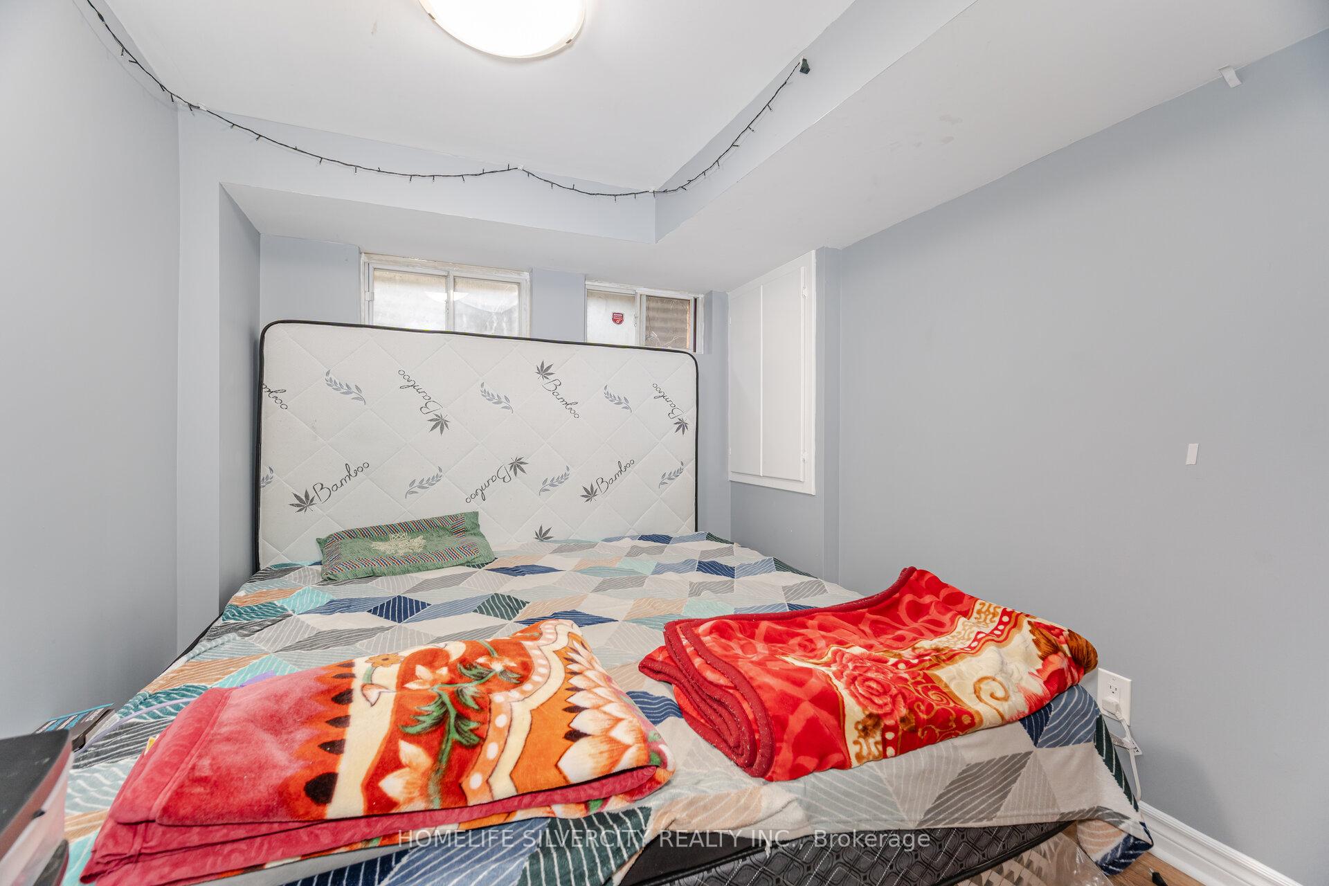 Photo 22 of 70 Corby Crescent, Brampton, Downtown Brampton — HOMEH