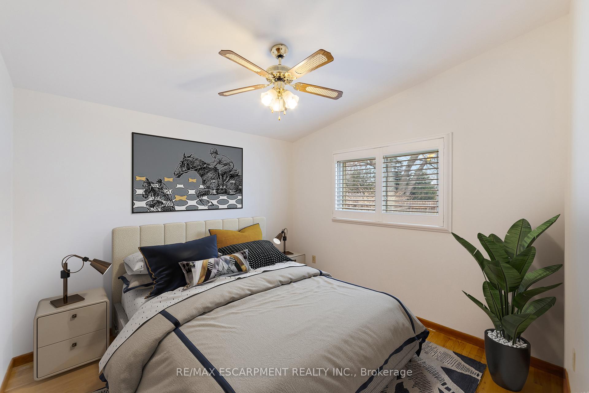 Photo 12 of 261 Thorner Drive, Hamilton, Thorner — HOMEH