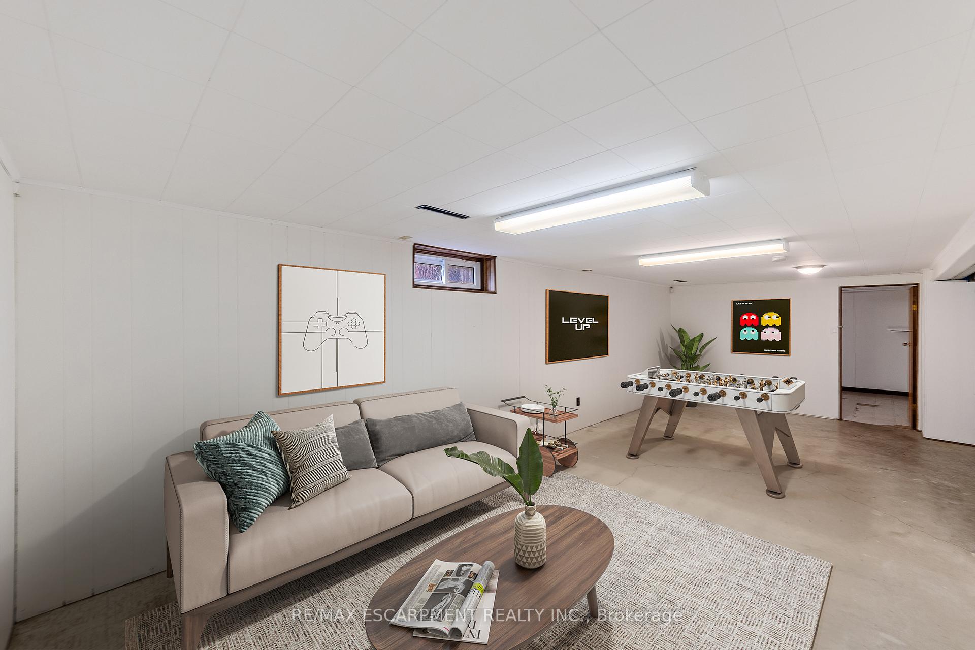 Photo 9 of 261 Thorner Drive, Hamilton, Thorner — HOMEH