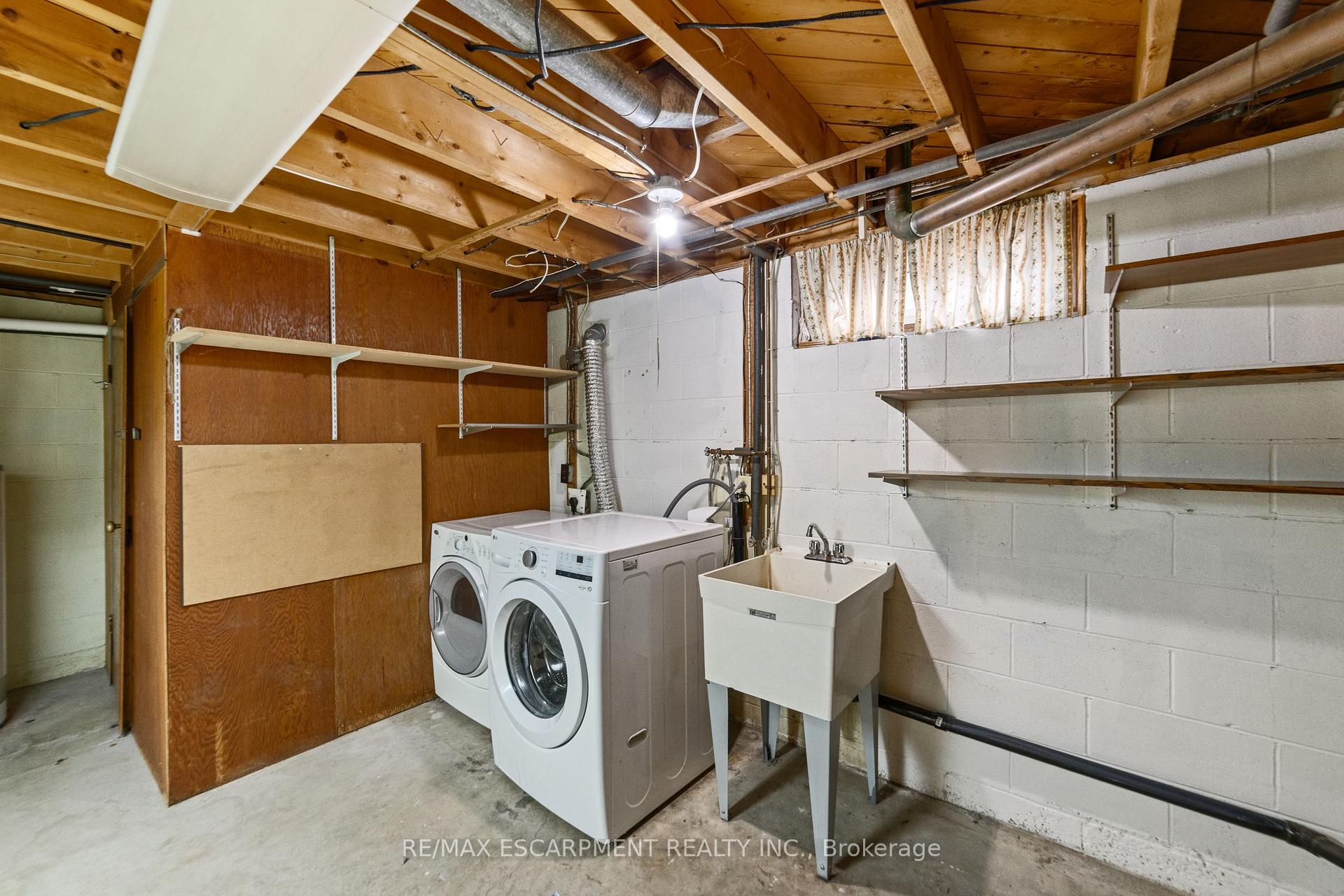 Photo 19 of 261 Thorner Drive, Hamilton, Thorner — HOMEH