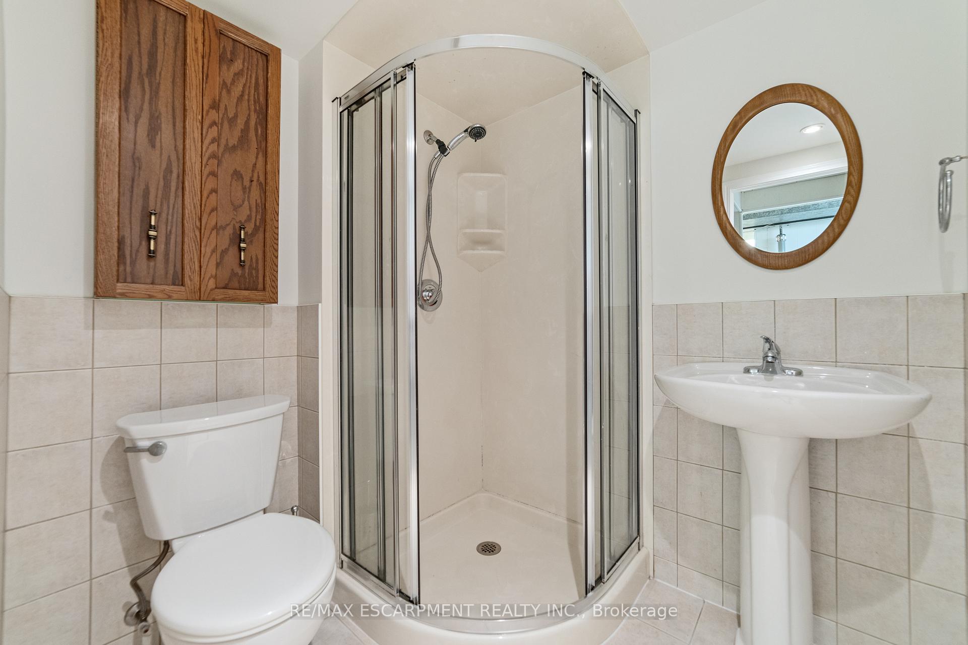 Photo 16 of 261 Thorner Drive, Hamilton, Thorner — HOMEH