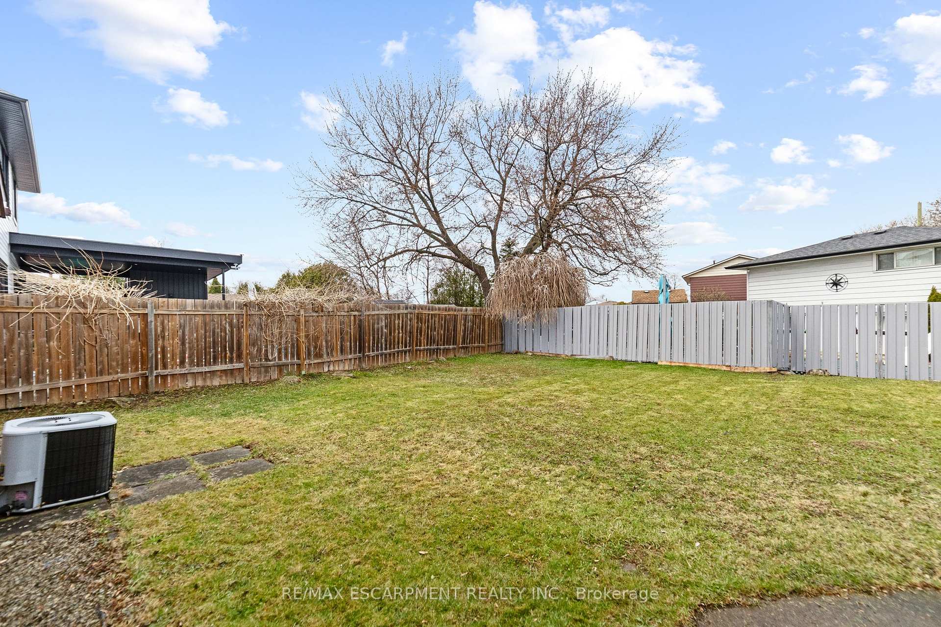 Photo 24 of 261 Thorner Drive, Hamilton, Thorner — HOMEH