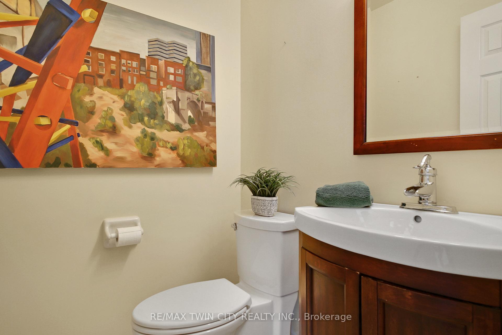 Photo 13 of 527 Chancery Lane, Waterloo — HOMEH