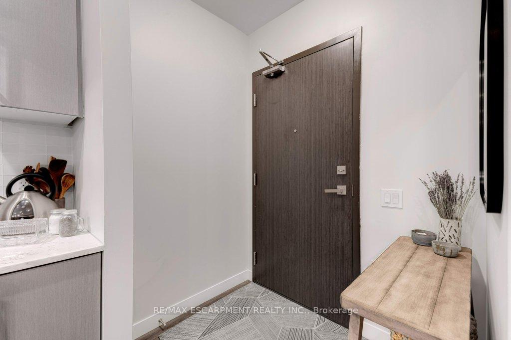 Photo 4 of Unit 812, 15 Queen Street S, Hamilton, Central — HOMEH