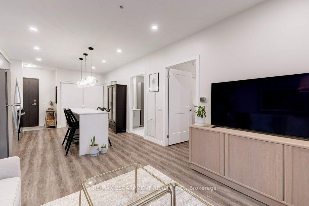 Photo 9 of Unit 812, 15 Queen Street S, Hamilton, Central — HOMEH
