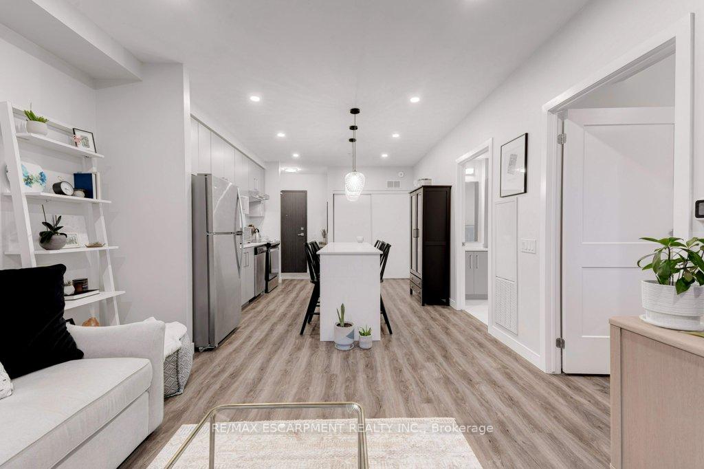 Photo 7 of Unit 812, 15 Queen Street S, Hamilton, Central — HOMEH