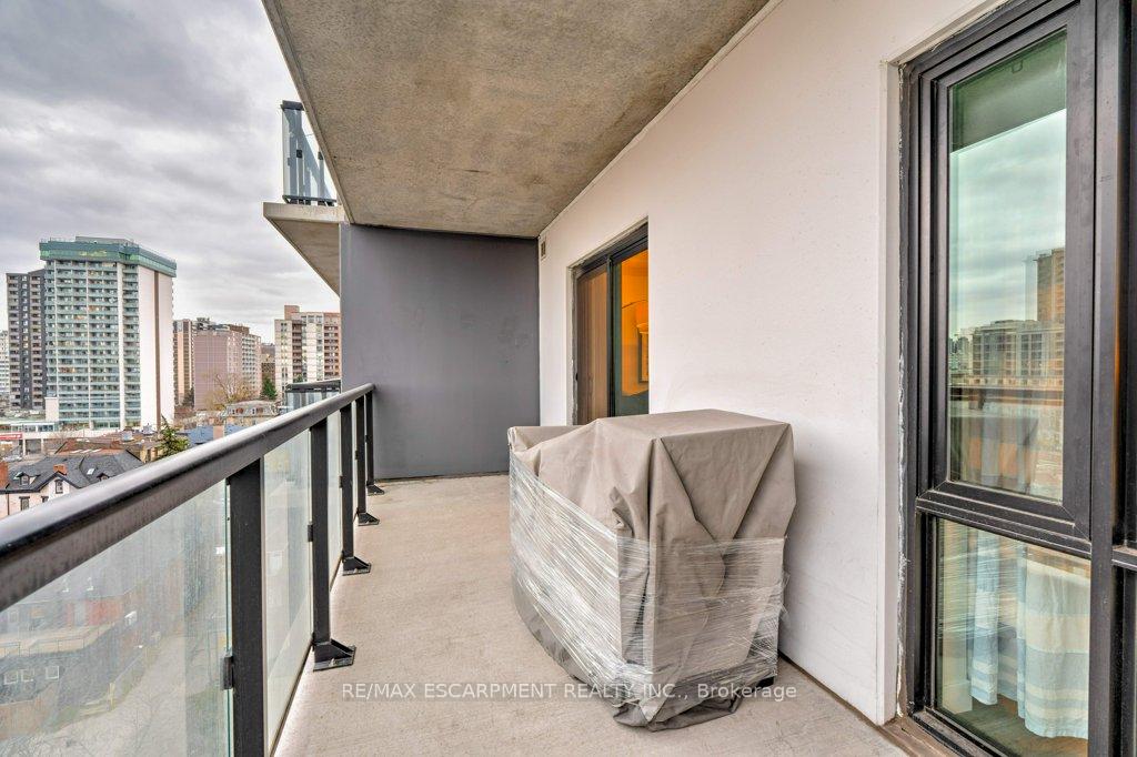 Photo 11 of Unit 812, 15 Queen Street S, Hamilton, Central — HOMEH