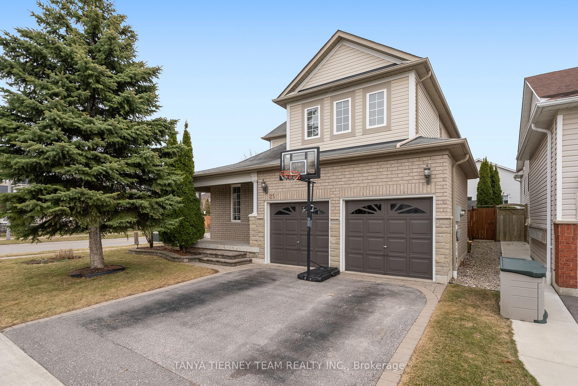 Photo 4 of 25 Holsted Road, Whitby, Brooklin — HOMEH