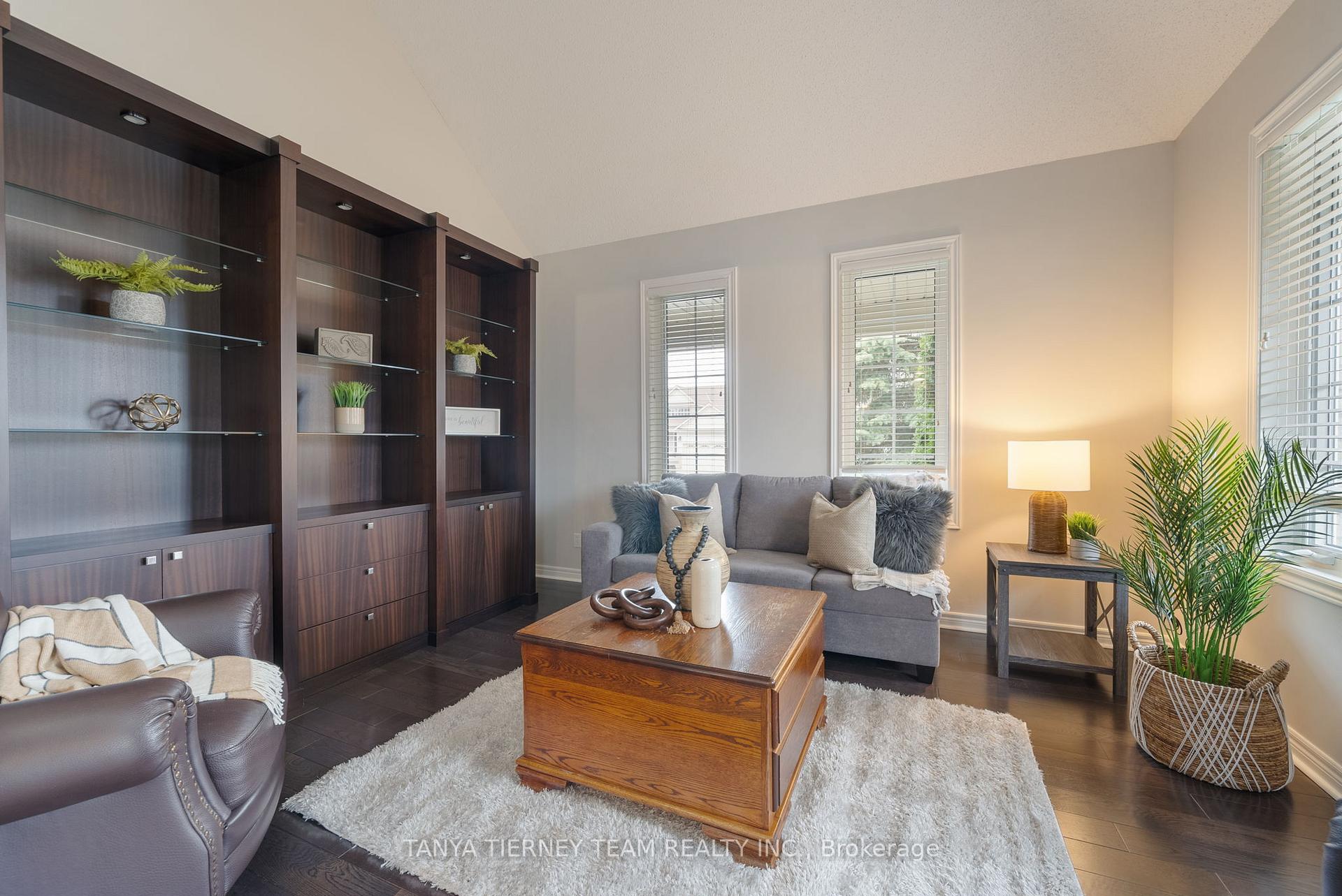 Photo 5 of 25 Holsted Road, Whitby, Brooklin — HOMEH