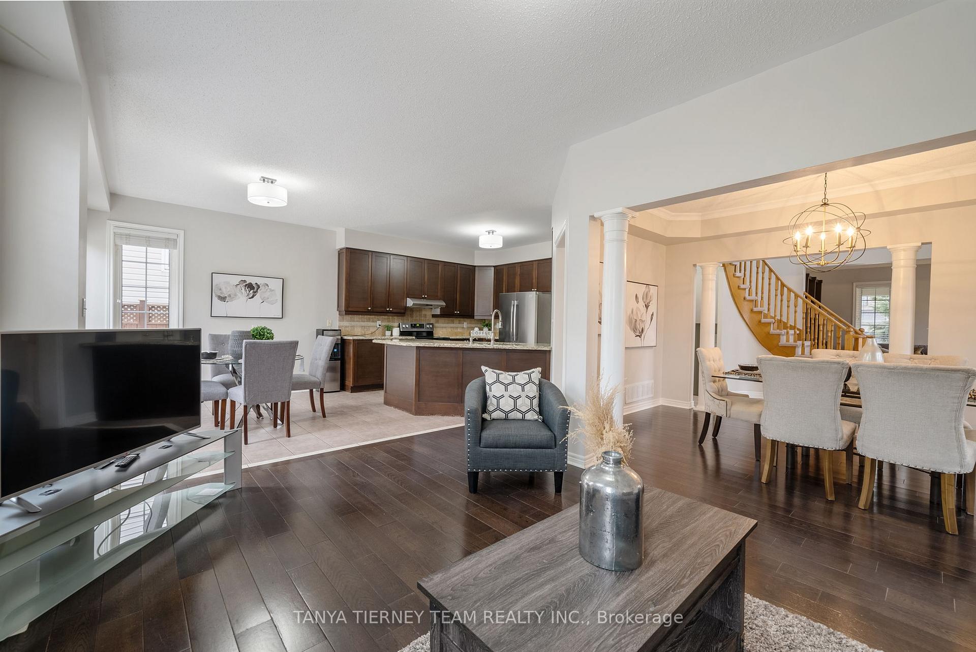 Photo 6 of 25 Holsted Road, Whitby, Brooklin — HOMEH