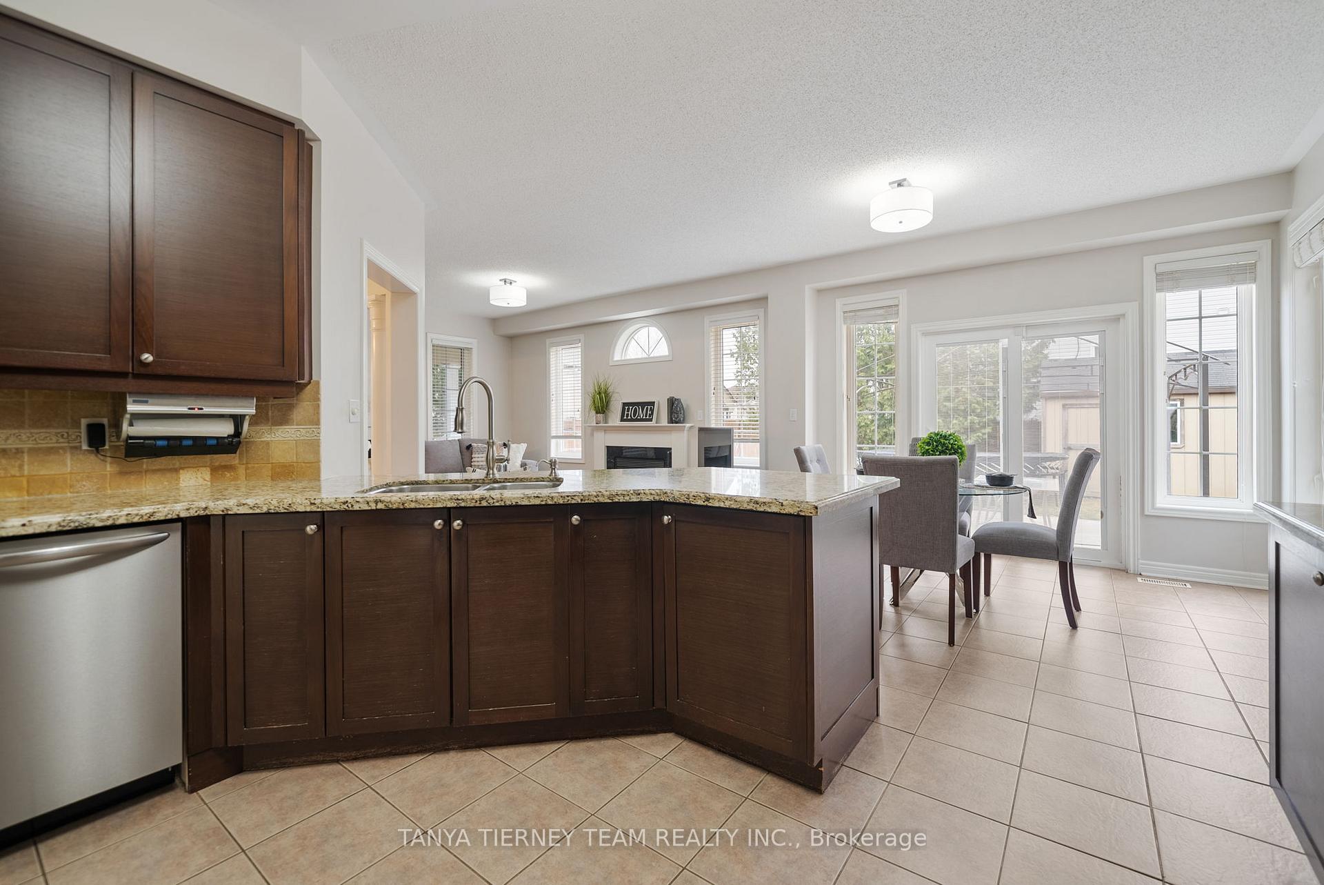 Photo 29 of 25 Holsted Road, Whitby, Brooklin — HOMEH