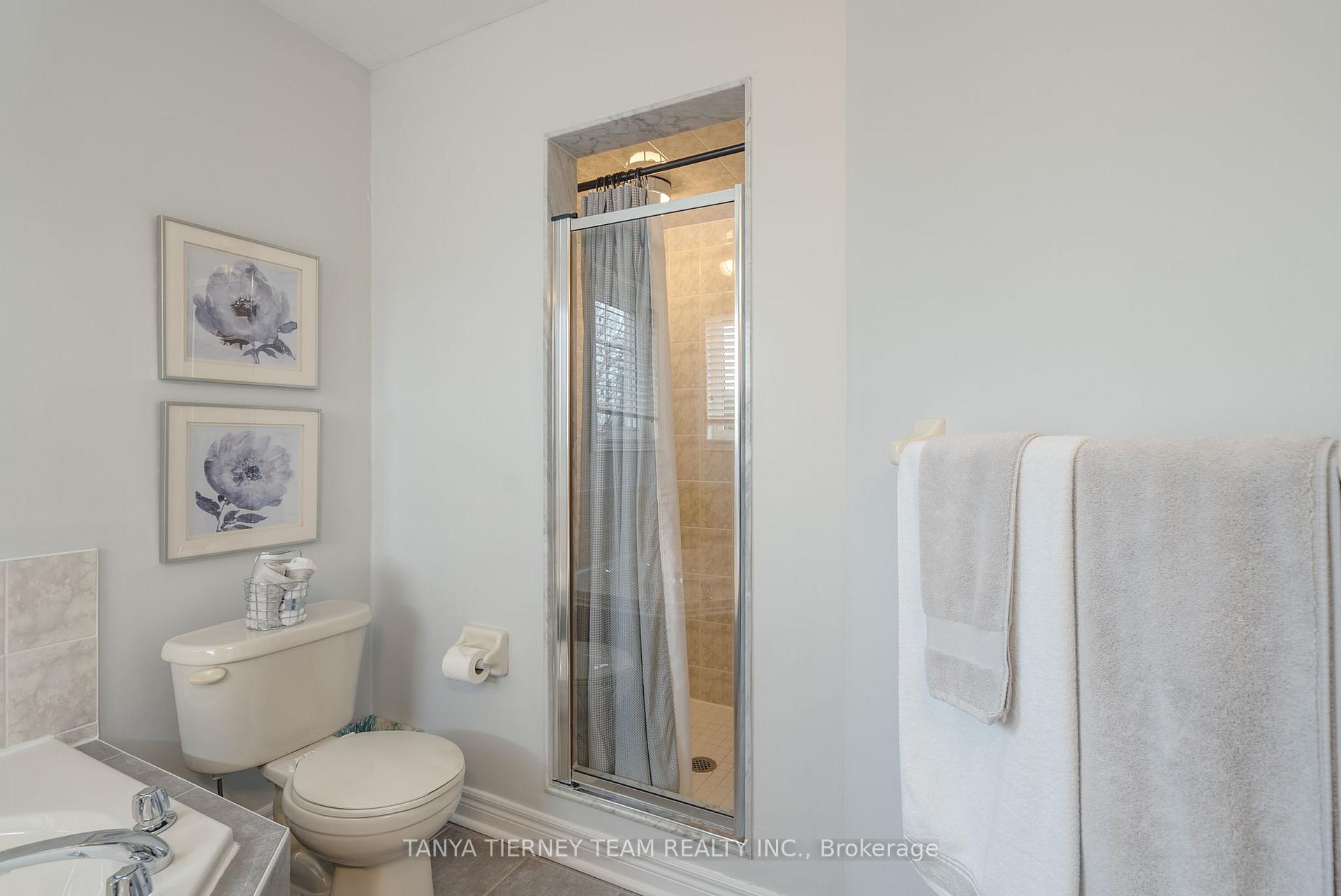 Photo 18 of 25 Holsted Road, Whitby, Brooklin — HOMEH