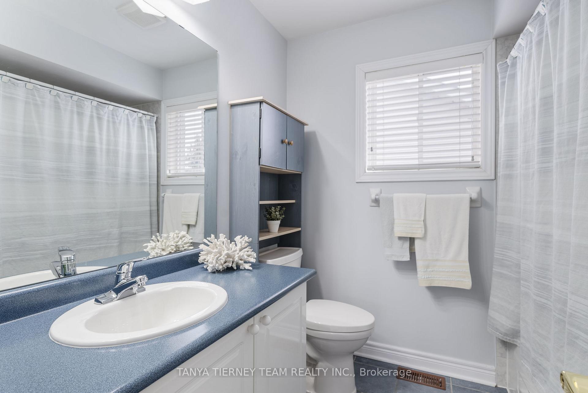 Photo 28 of 25 Holsted Road, Whitby, Brooklin — HOMEH