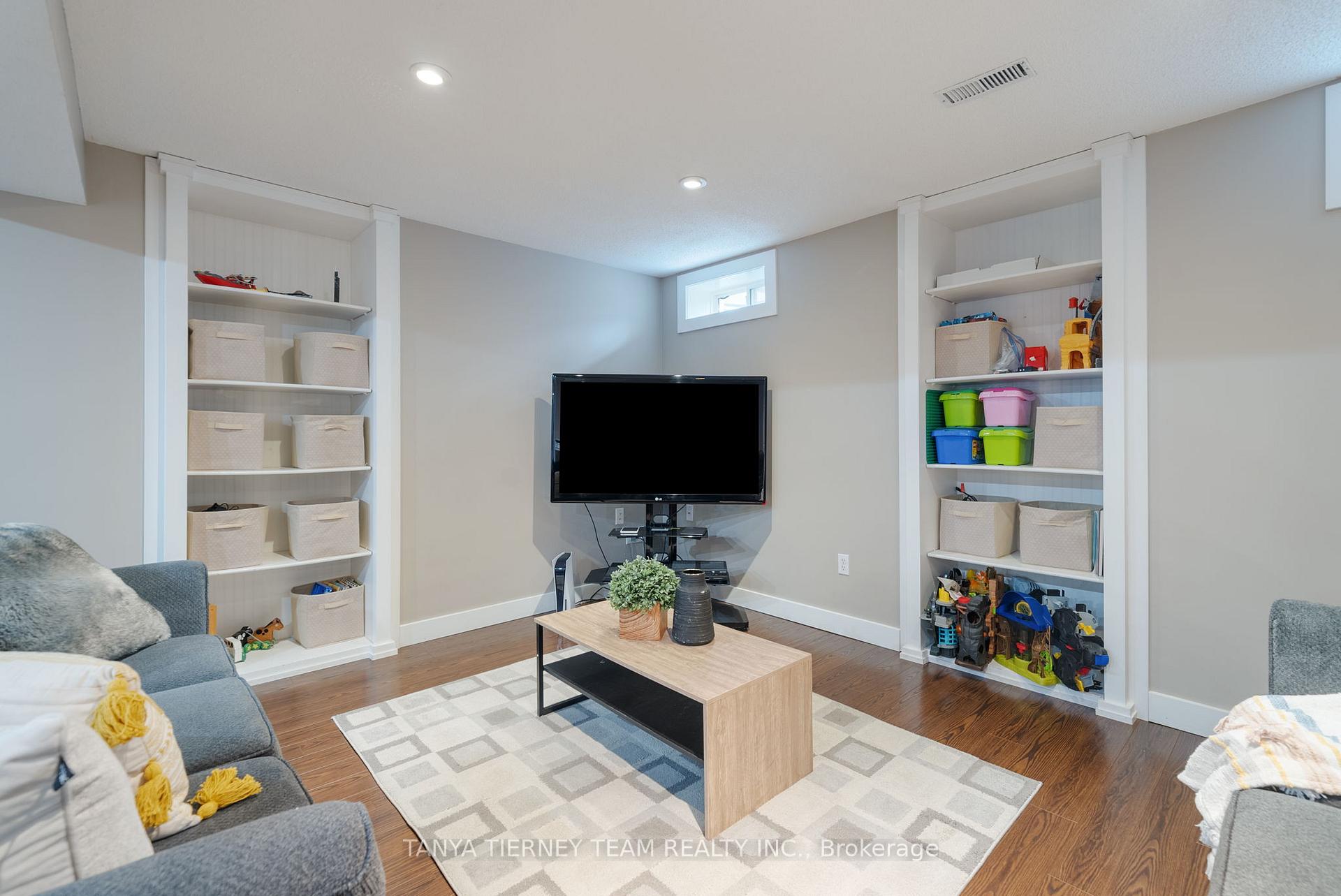 Photo 31 of 25 Holsted Road, Whitby, Brooklin — HOMEH