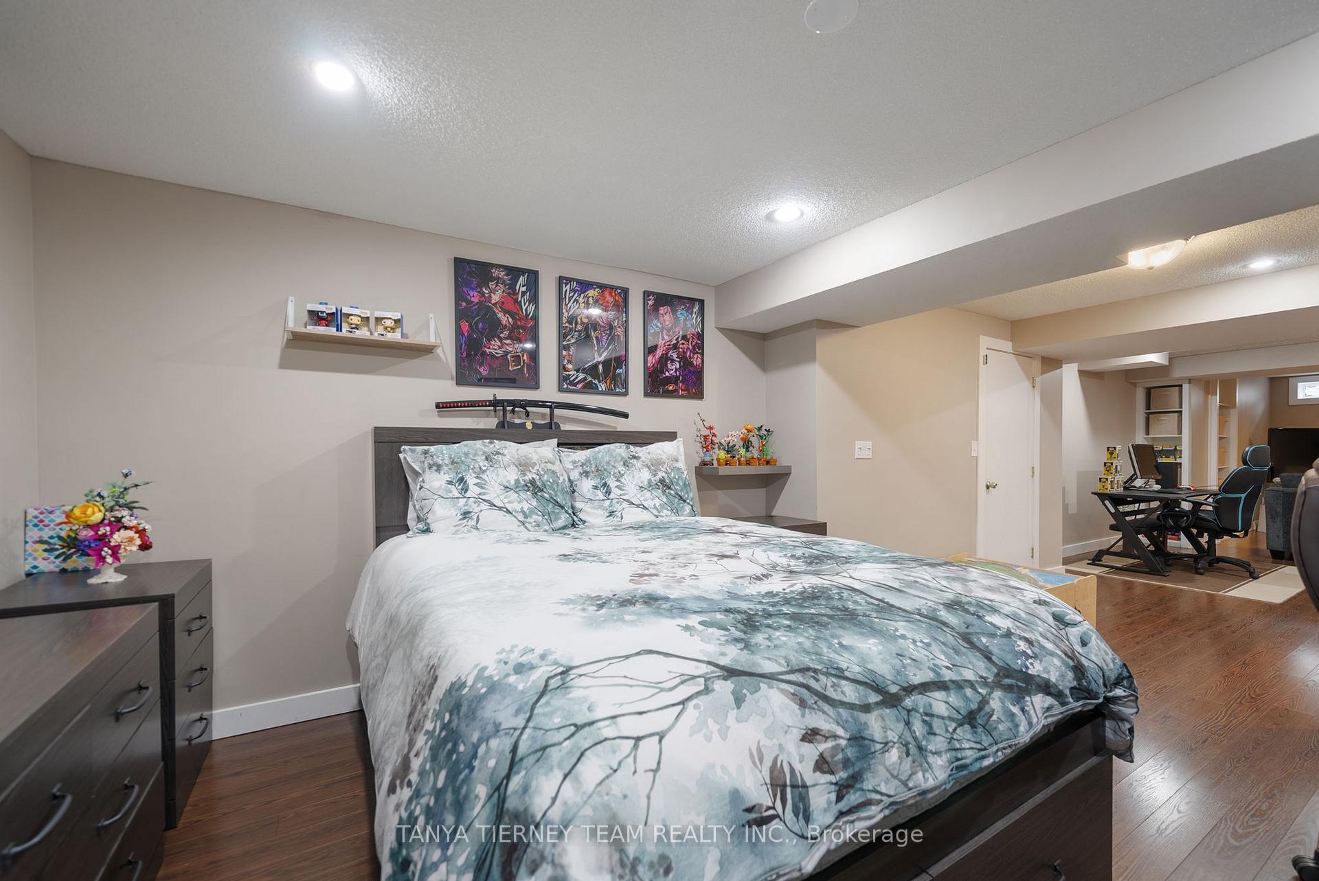 Photo 41 of 25 Holsted Road, Whitby, Brooklin — HOMEH