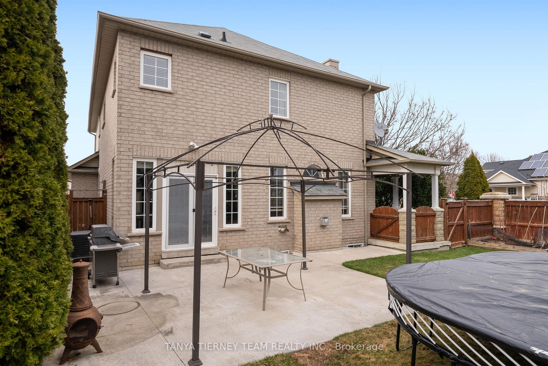 Photo 39 of 25 Holsted Road, Whitby, Brooklin — HOMEH