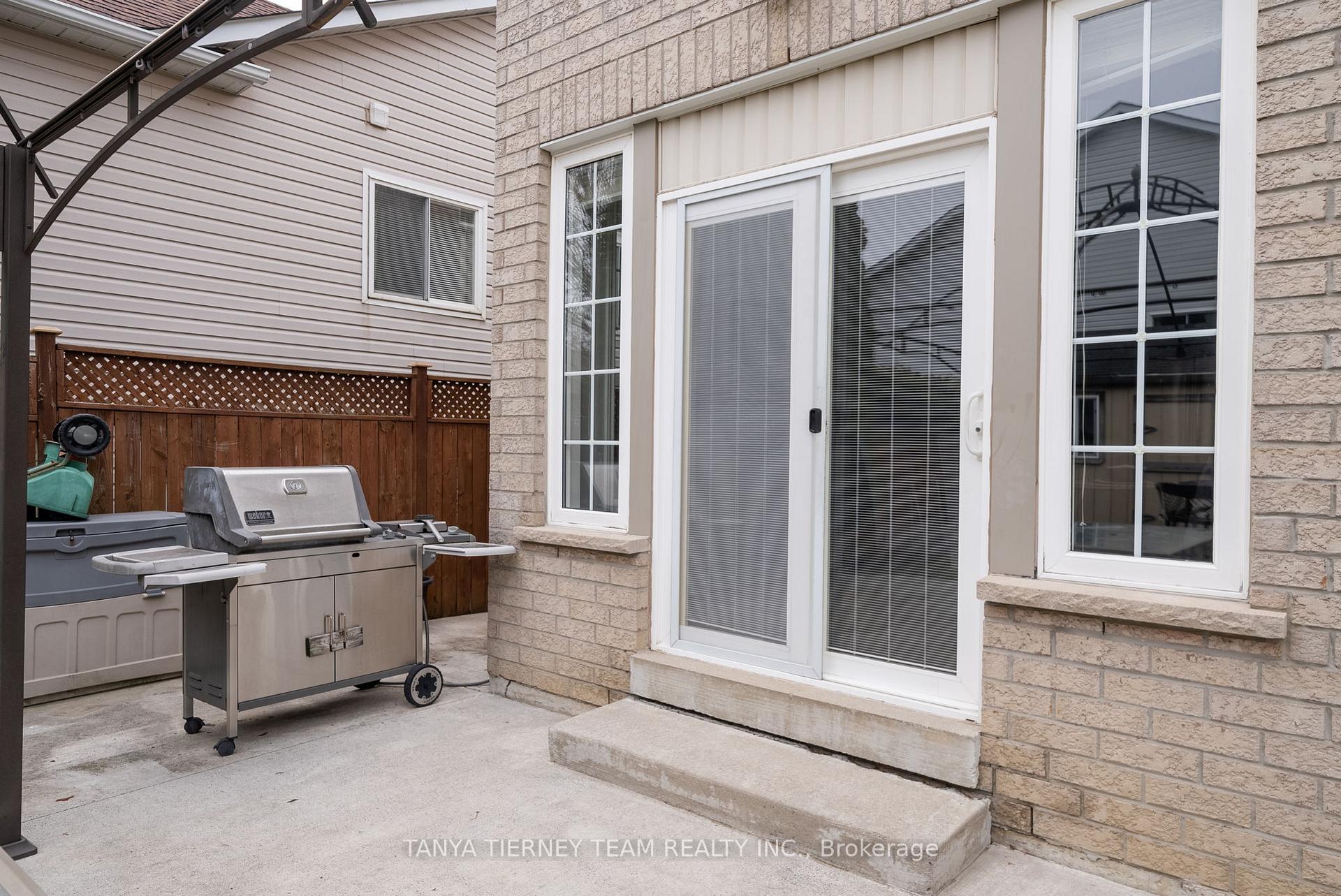 Photo 40 of 25 Holsted Road, Whitby, Brooklin — HOMEH