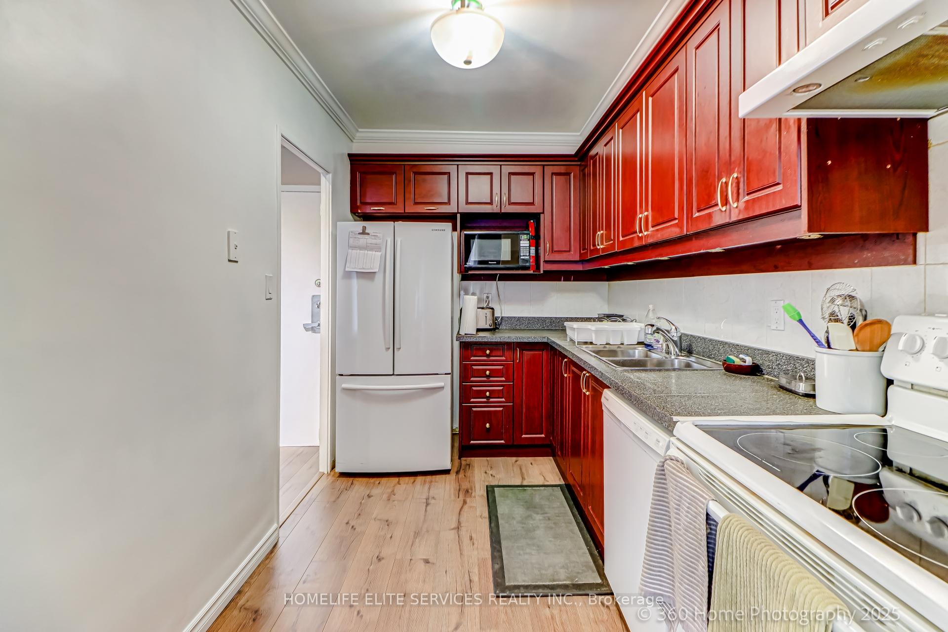 Photo 7 of Unit 705, 1 Massey Square, Toronto, Crescent Town — HOMEH