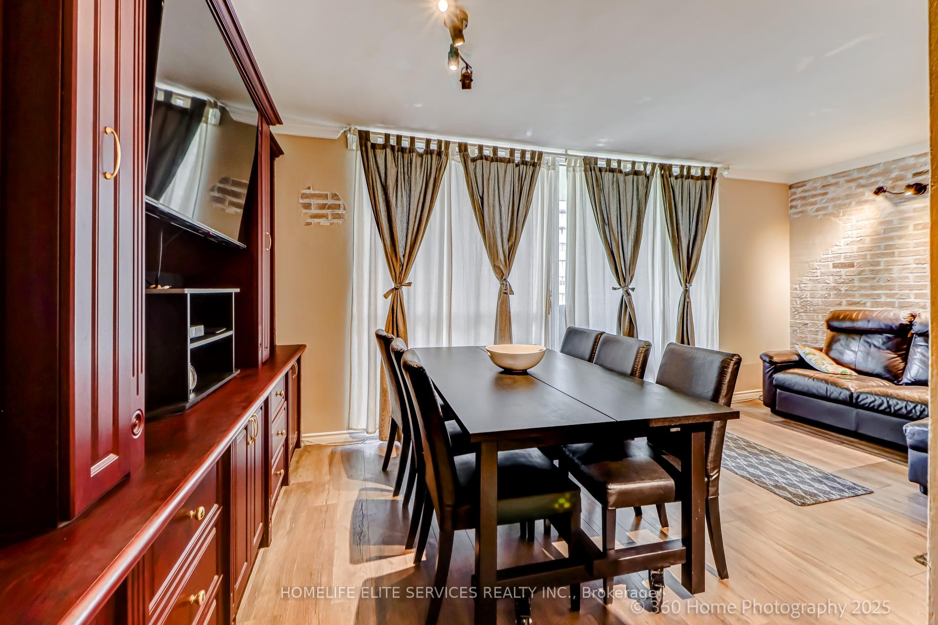 Photo 3 of Unit 705, 1 Massey Square, Toronto, Crescent Town — HOMEH