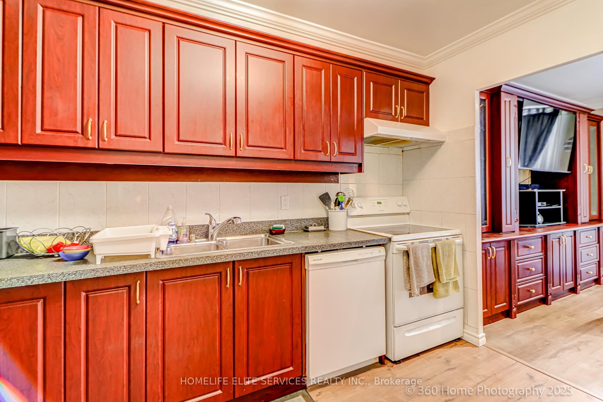 Photo 22 of Unit 705, 1 Massey Square, Toronto, Crescent Town — HOMEH