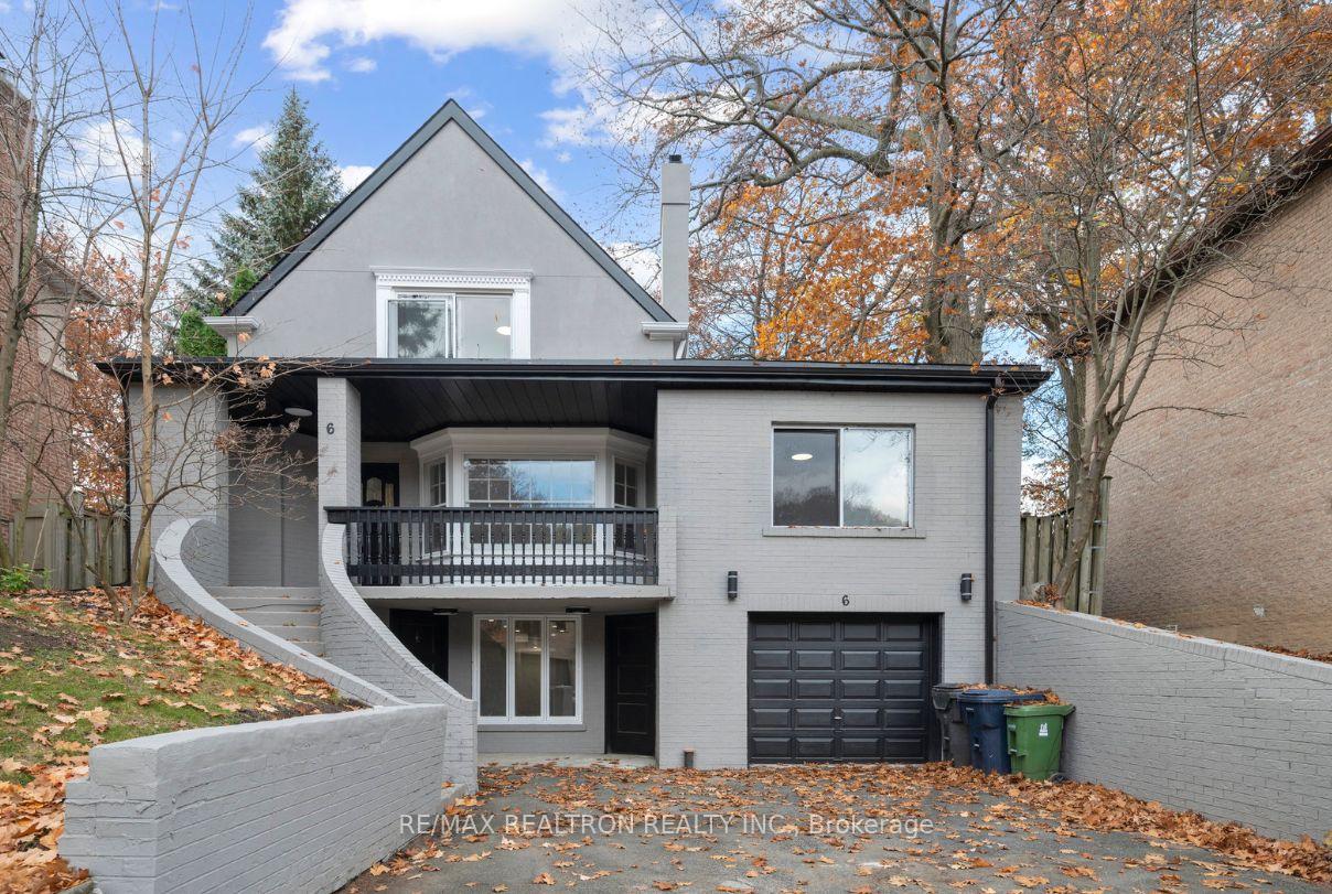 Front of Unit Upper, 6 Woodvale Crescent