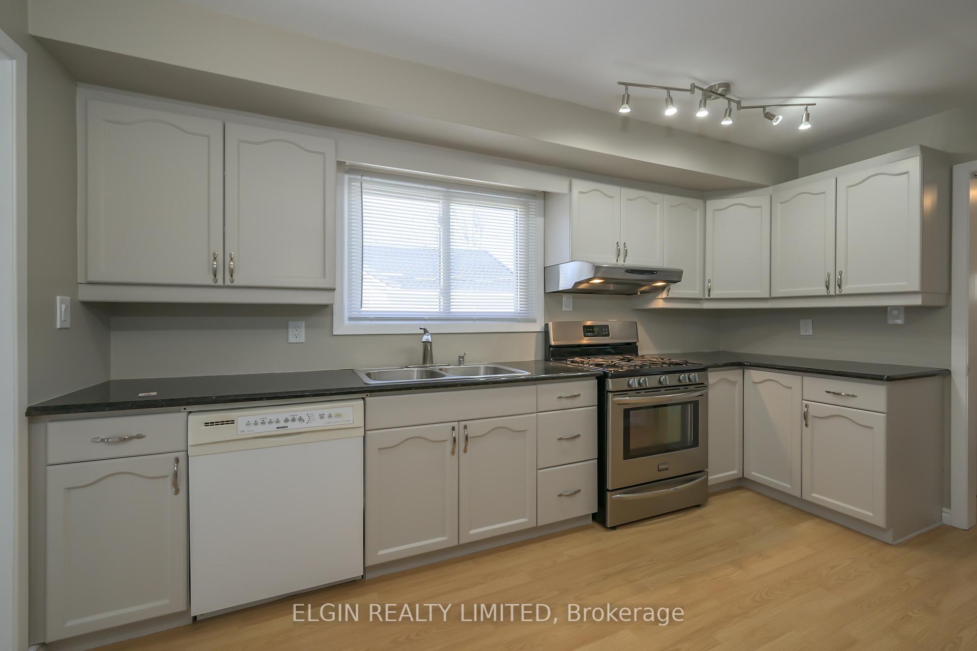 Photo 14 of 23 South Edgeware Road, St. Thomas — HOMEH