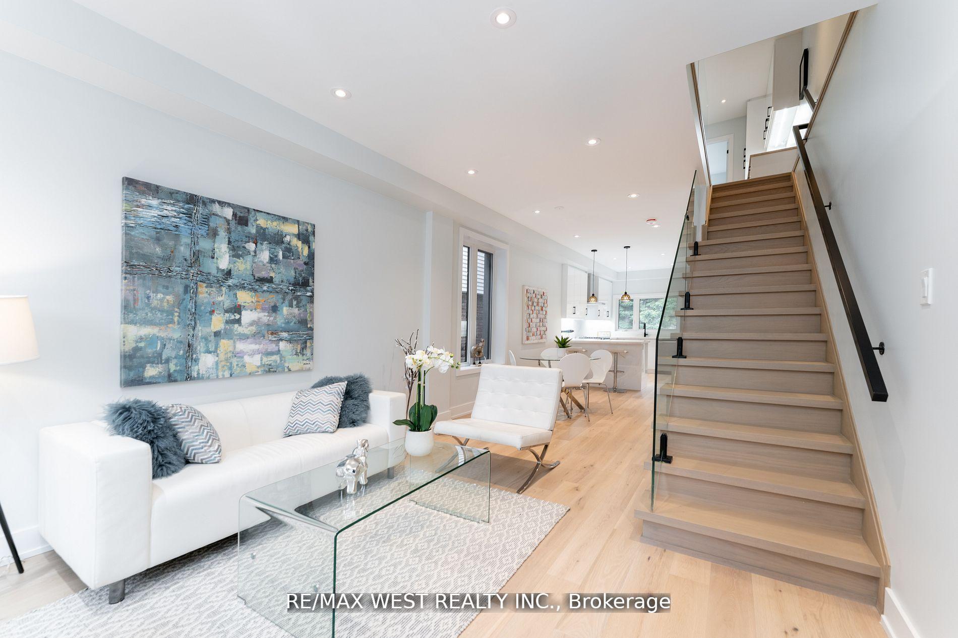Photo 1 of Unit Upper Unit, 411 Main Street, Toronto, Woodbine-Lumsden — HOMEH