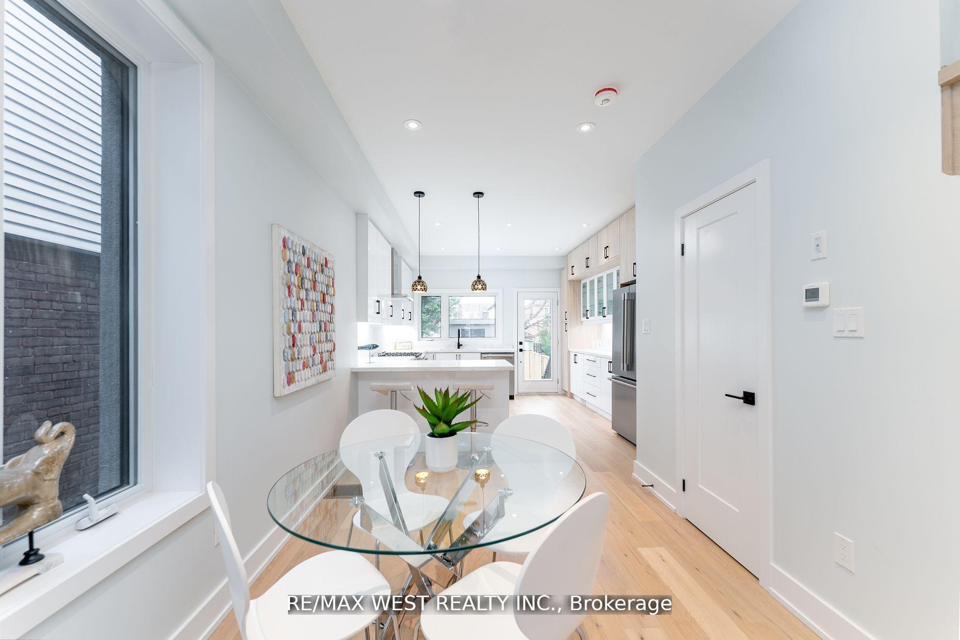 Photo 2 of Unit Upper Unit, 411 Main Street, Toronto, Woodbine-Lumsden — HOMEH