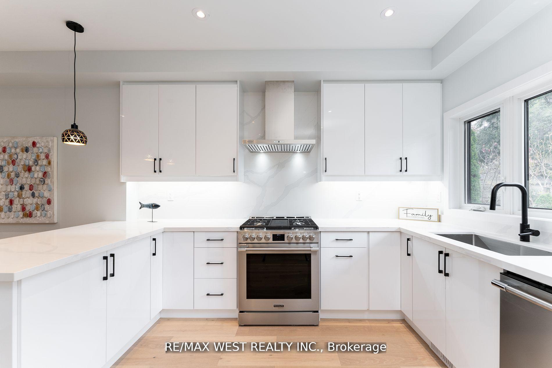 Photo 7 of Unit Upper Unit, 411 Main Street, Toronto, Woodbine-Lumsden — HOMEH