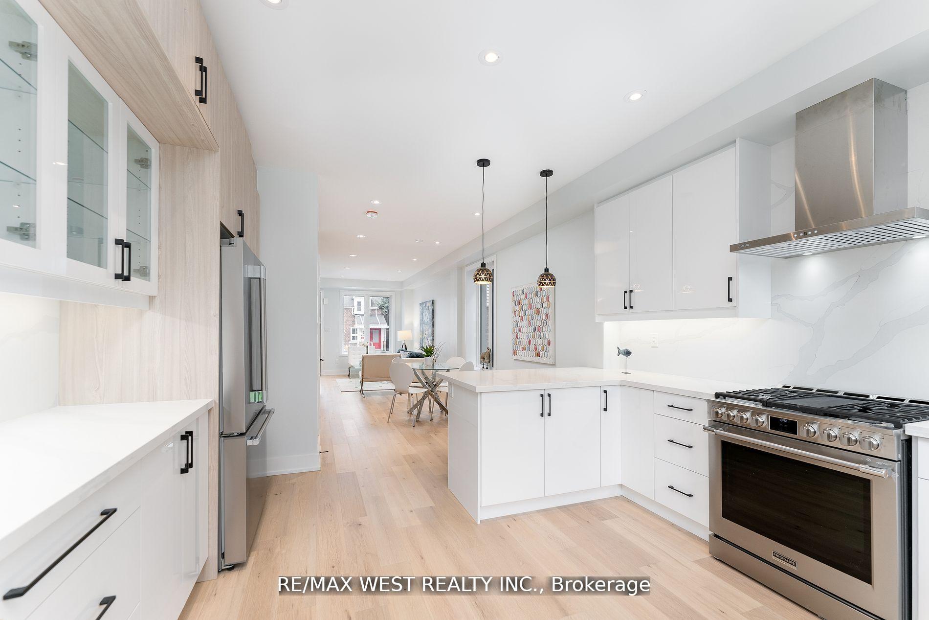 Photo 5 of Unit Upper Unit, 411 Main Street, Toronto, Woodbine-Lumsden — HOMEH