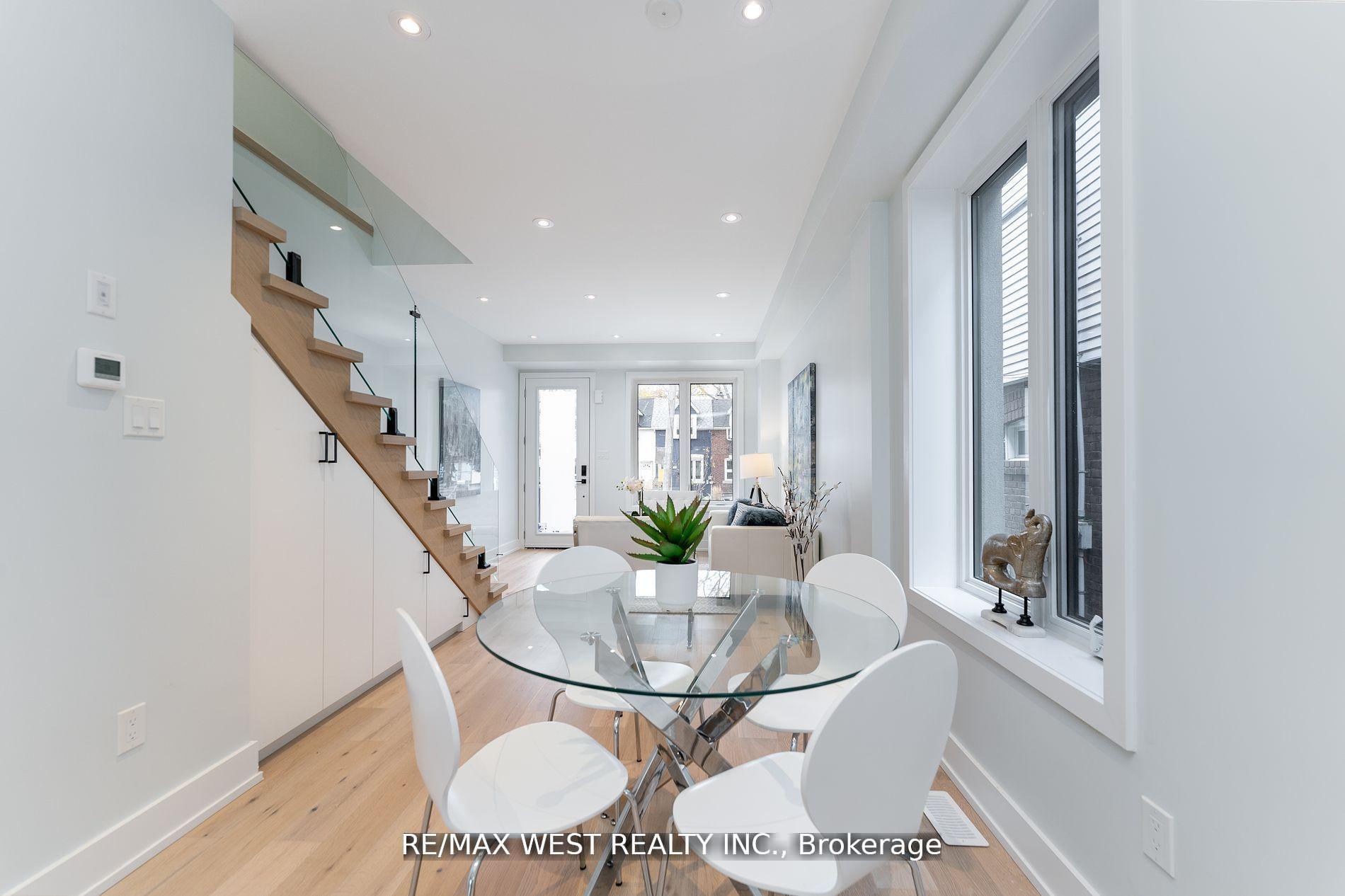 Photo 6 of Unit Upper Unit, 411 Main Street, Toronto, Woodbine-Lumsden — HOMEH