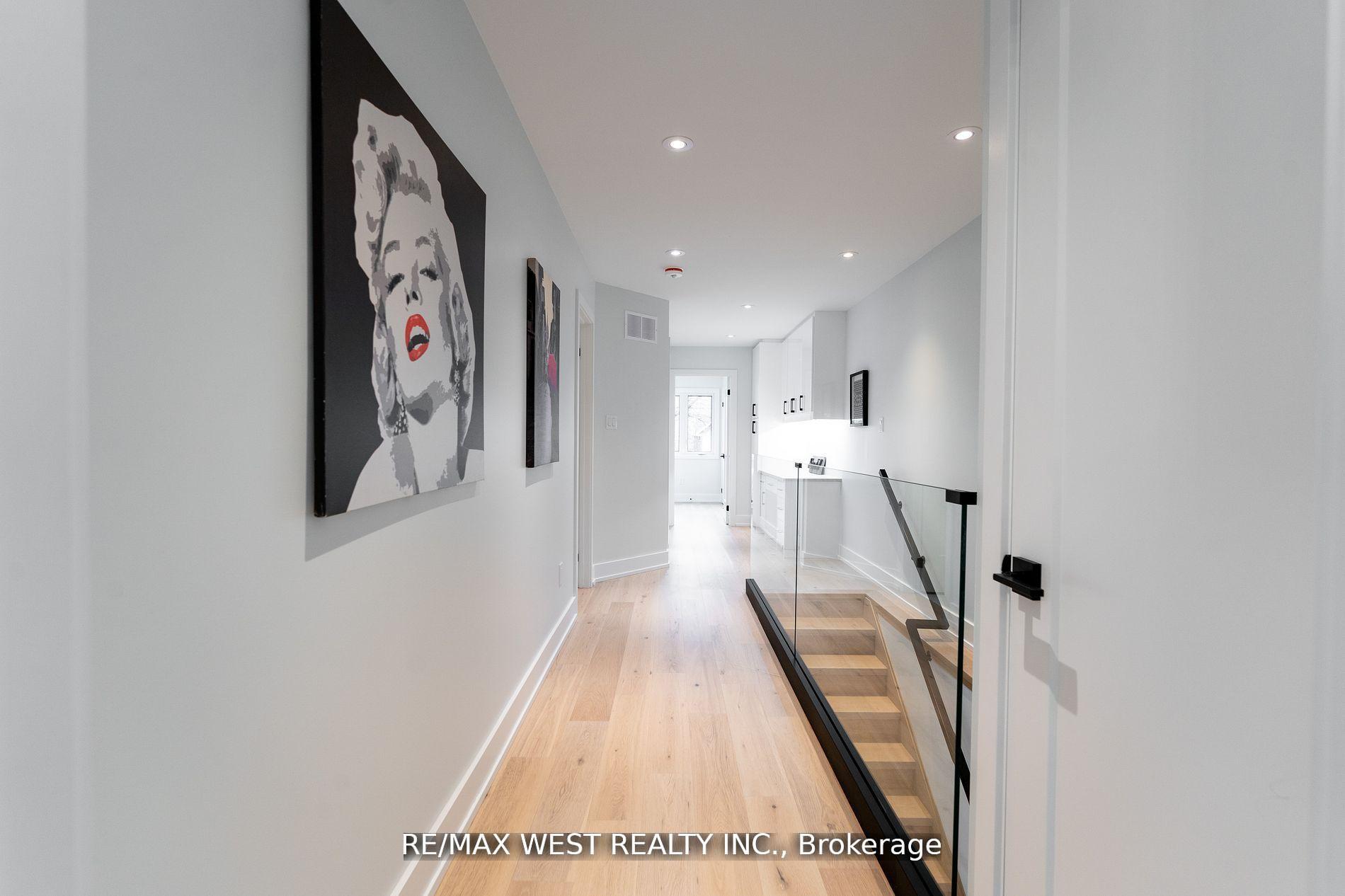 Photo 8 of Unit Upper Unit, 411 Main Street, Toronto, Woodbine-Lumsden — HOMEH