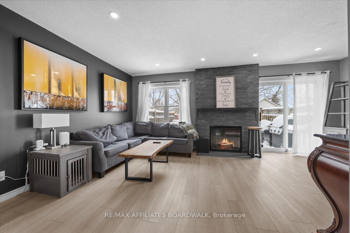 Photo 9 of 174 Woodpark Way, Ottawa, Barrhaven - Longfields — HOMEH
