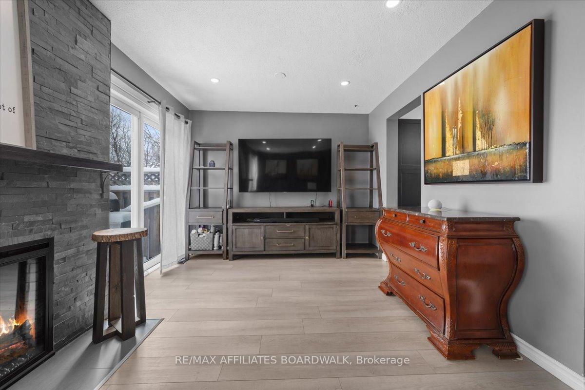 Photo 10 of 174 Woodpark Way, Ottawa, Barrhaven - Longfields — HOMEH