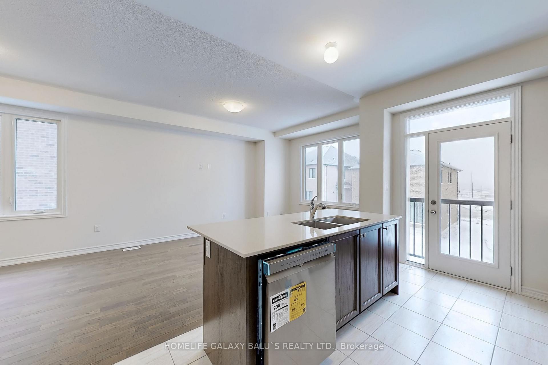 Photo 4 of 2915 Nakina Street E, Pickering, Rural Pickering — HOMEH