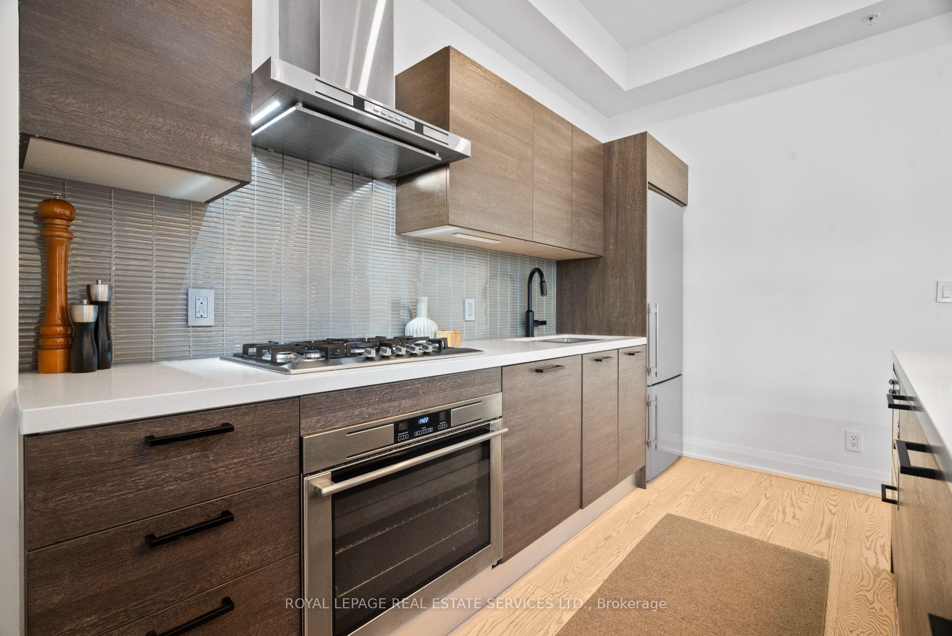 Photo 5 of Unit 208, 2 Bellefair Avenue, Toronto, The Beaches — HOMEH