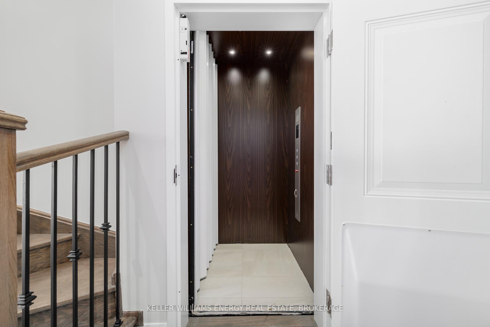 Photo 5 of Unit 2, 325 Lakebreeze Drive, Clarington, Newcastle — HOMEH