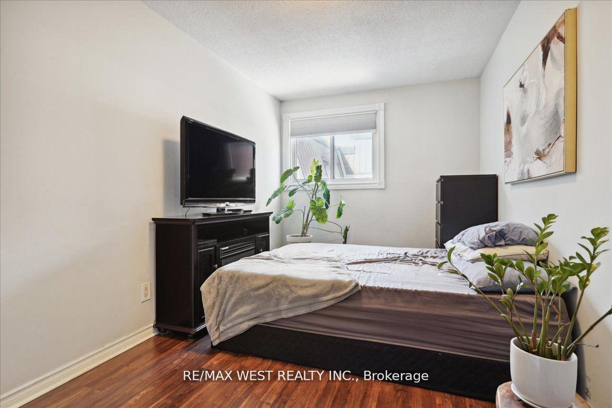 Photo 2 of Unit 37, 506 Normandy Street, Oshawa, Central — HOMEH